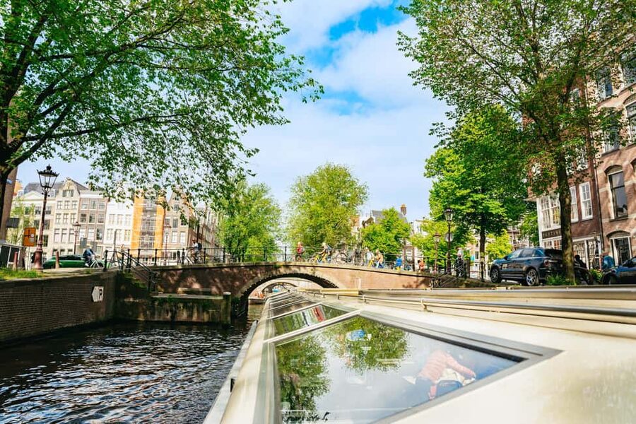 Amsterdam: City Canal Cruise and Rijksmuseum - Snack box upgrade: when it makes the day easier