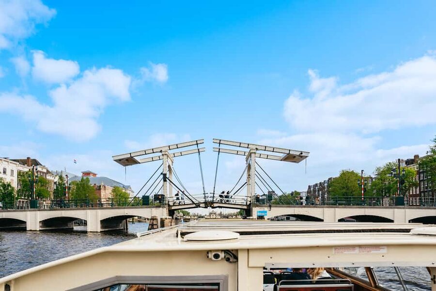 Amsterdam: City Canal Cruise and Rijksmuseum - When guides matter: what you might hear on board