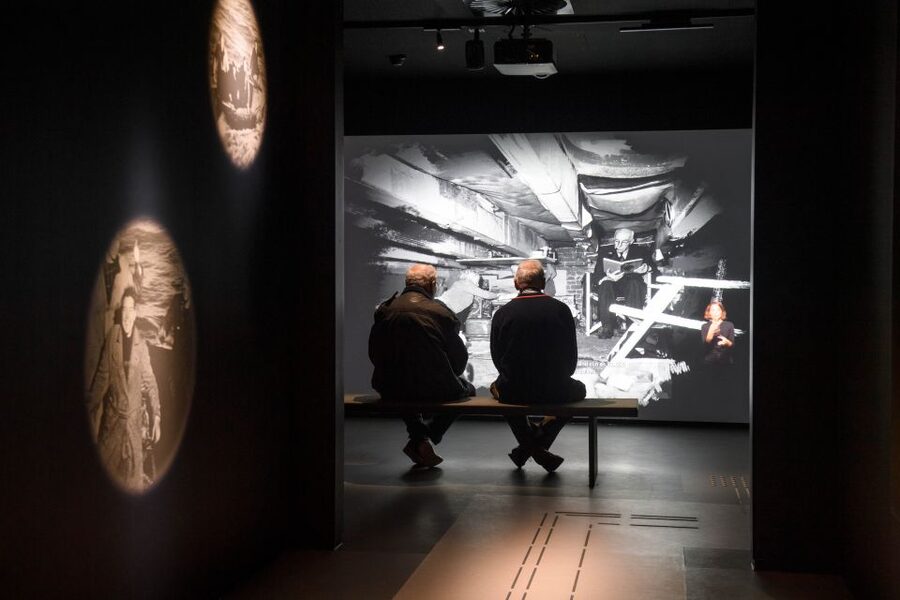 Amsterdam: Dutch WWII Resistance Museum Entry Ticket - Photo walls, objects, and the feeling of the forties