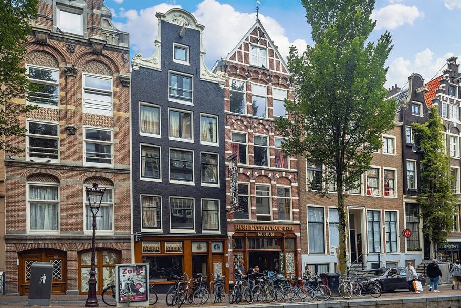 Amsterdam: Hash, Marihuana, and Hemp Museum Entry Ticket - The 9,000+ cannabis artefact collection: history you can scan, then zoom in