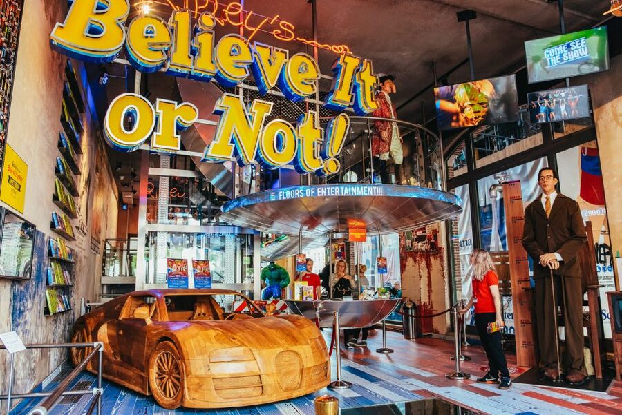 Amsterdam's Weirdest Museum: Believe It or Not! - Photo Rules and the Stuff You Can’t Bring In