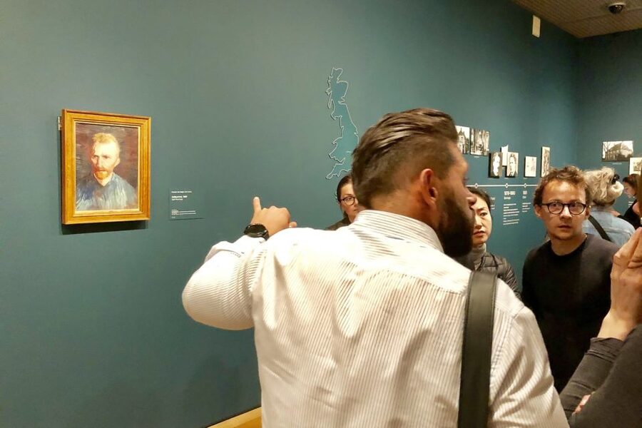 Amsterdam: Van Gogh Museum Masterpieces Tour up to 8 guests - Timed entrance + small groups: the practical win in Amsterdam