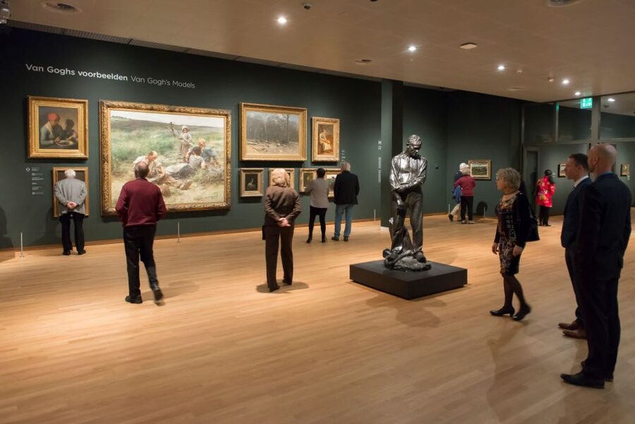Amsterdam: Van Gogh Museum Ticket & Guided Tour - Entering the museum with your group (and why you can’t linger)