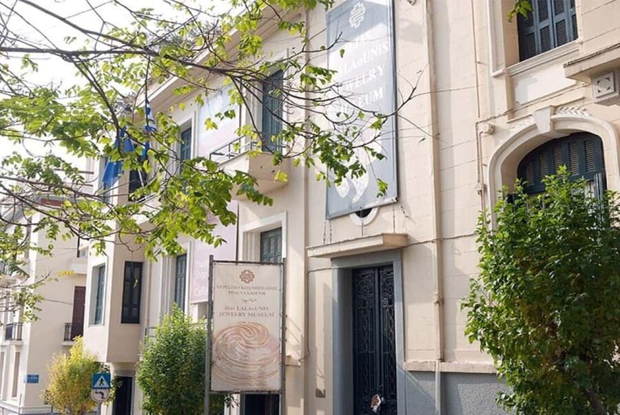 Athens:City Pass with Acropolis, Museums, Hop-On Hop-Off Bus - Price and value: when the pass saves money