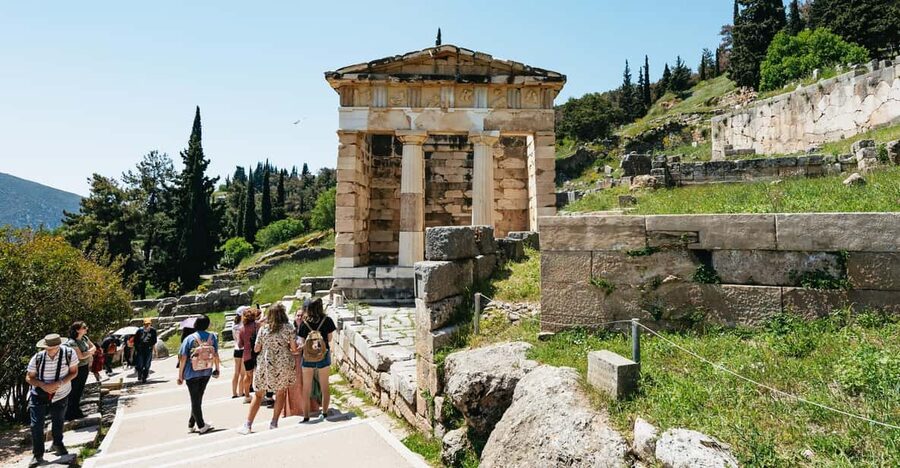 Athens: Mythology of Delphi, Museum and Arachova Guided Tour - Delphi archaeological site: Temple of Apollo and the views from above