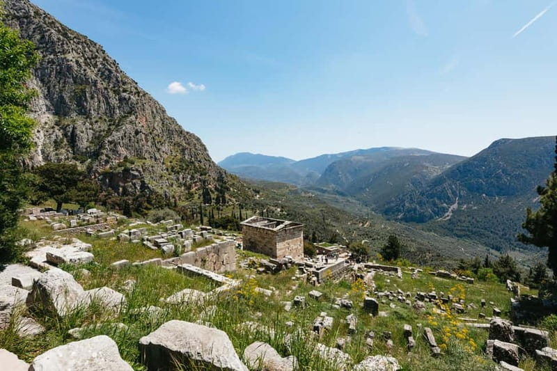Athens: Mythology of Delphi, Museum and Arachova Guided Tour - The mythology thread: carrying Oedipus and the Oracle with you