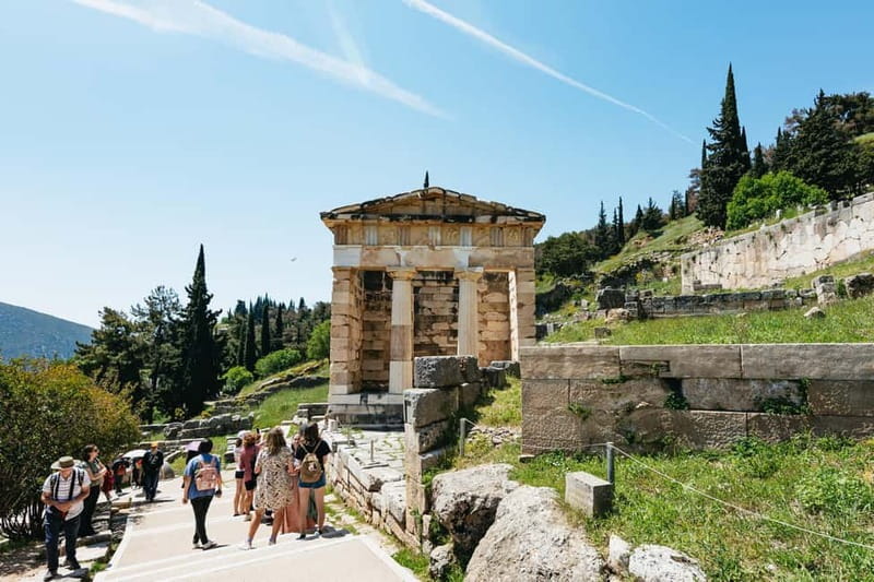 Athens: Mythology of Delphi, Museum and Arachova Guided Tour - Athens to Delphi: Coffee Breaks and the Road That Shapes the Day