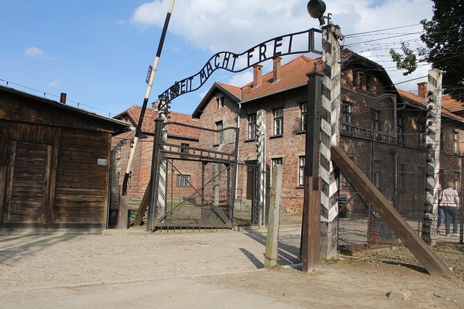Auschwitz and Birkenau Memorial and Museum Guided Tour from Krakow - Auschwitz-Birkenau from Krakow: what this 6-hour day really feels like