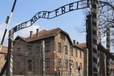 Auschwitz-Birkenau: Museum Entry Ticket with Guided Tour - Getting to the Visitor Center and Meeting Your Guide