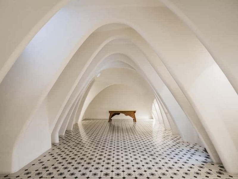 Barcelona: Casa Batlló Tour and Optional White Rabbit Museum - Optional White Rabbit Museum: tech, art, and Catalan culture at Passeig de Gràcia 55