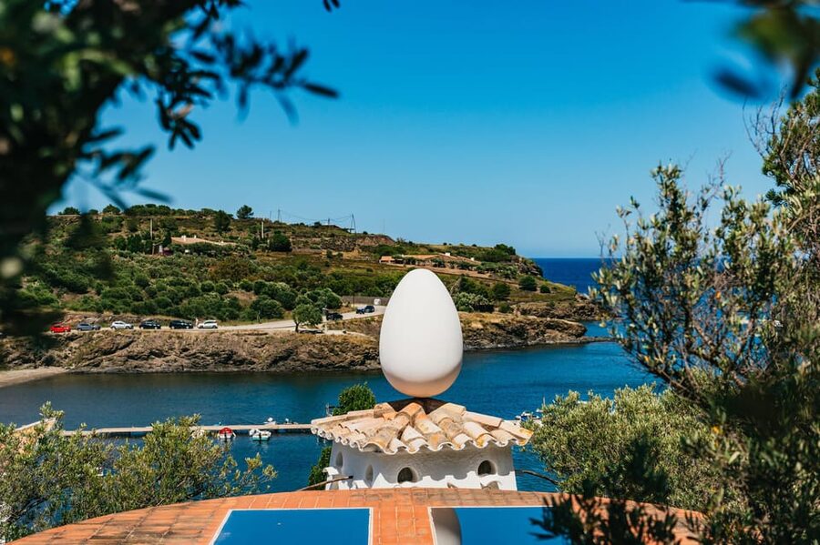 Barcelona: Dali Museum, House and Cadaques Guided Tour - The 11-hour format: what you’re really signing up for