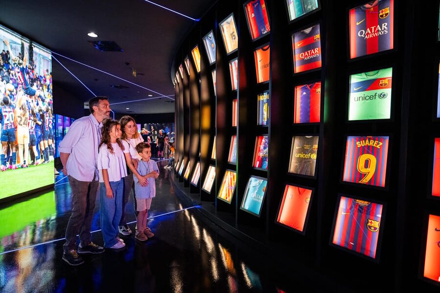 Barcelona: FC Barcelona Museum Total Experience Pass - We are history tunnel and Johan Cruyff’s dedicated space