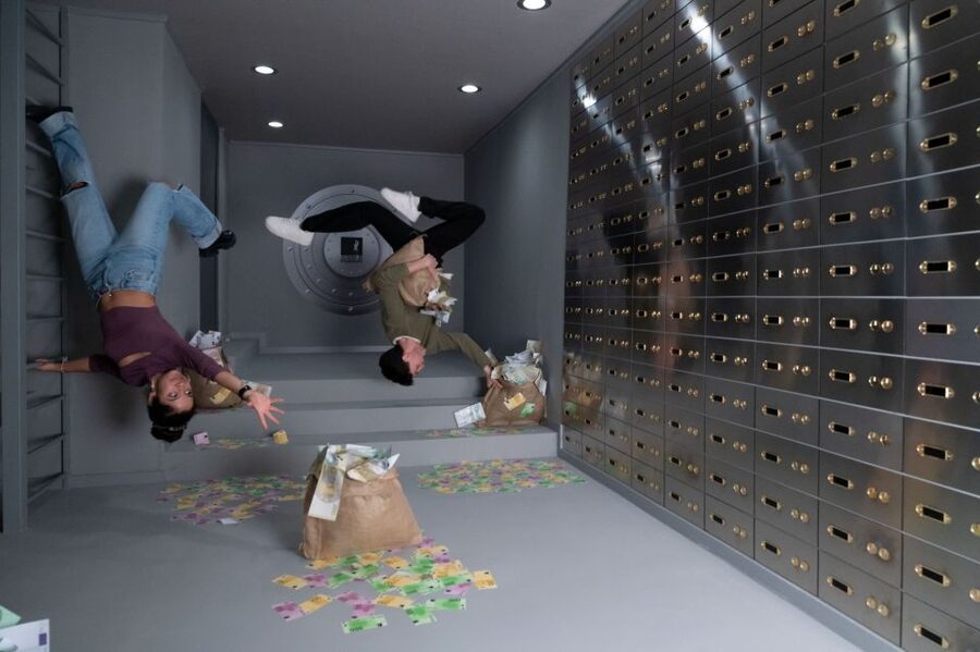 Barcelona: Paradox Museum Entry Ticket - Signature rooms for impossible-feeling photos