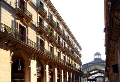 Barcelona: Picasso Museum Guided Tour - Inside Palau Aguilar and five palaces built for centuries