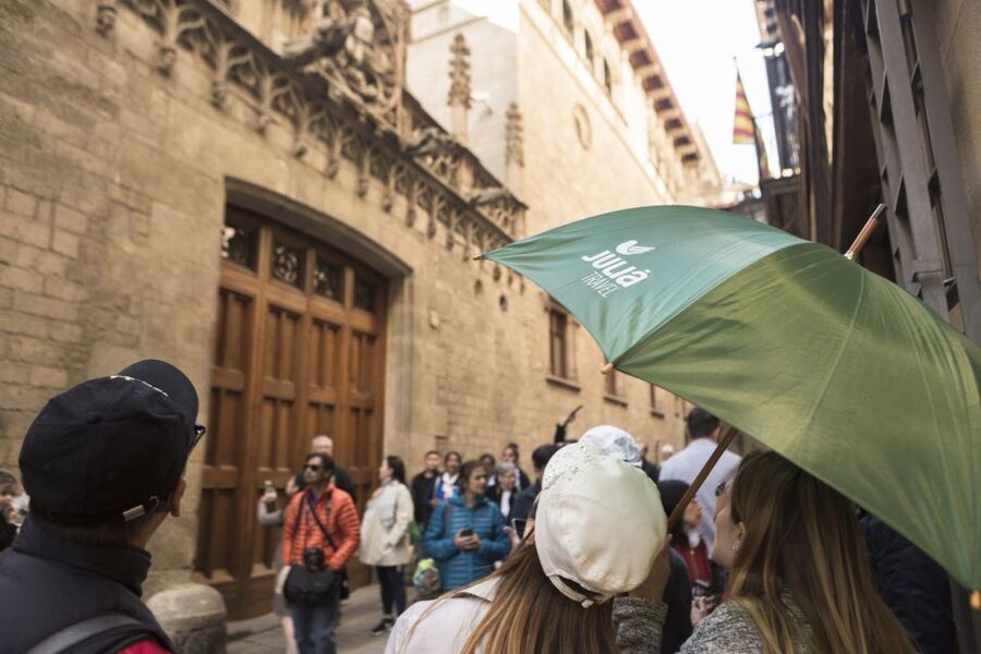 Barcelona: Picasso Museum Guided Tour - What the guide adds (and why it’s usually the best part)