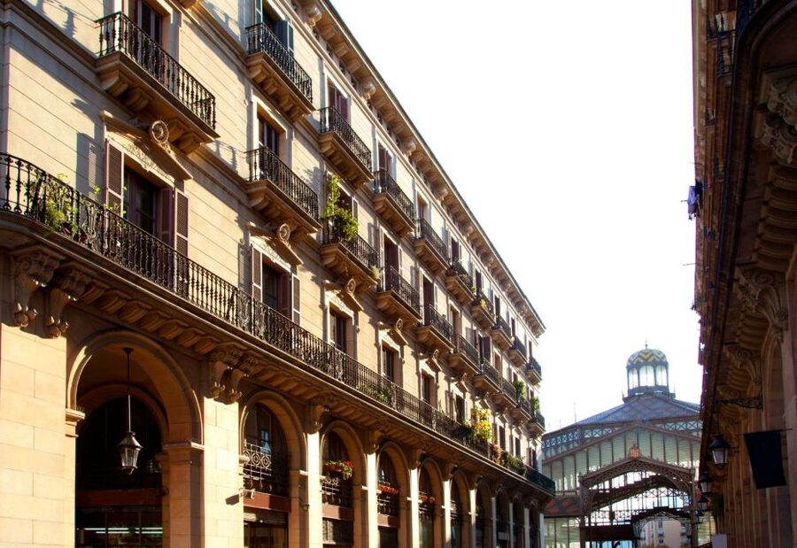 Barcelona: Picasso Museum Guided Tour - Inside Palau Aguilar and five palaces built for centuries