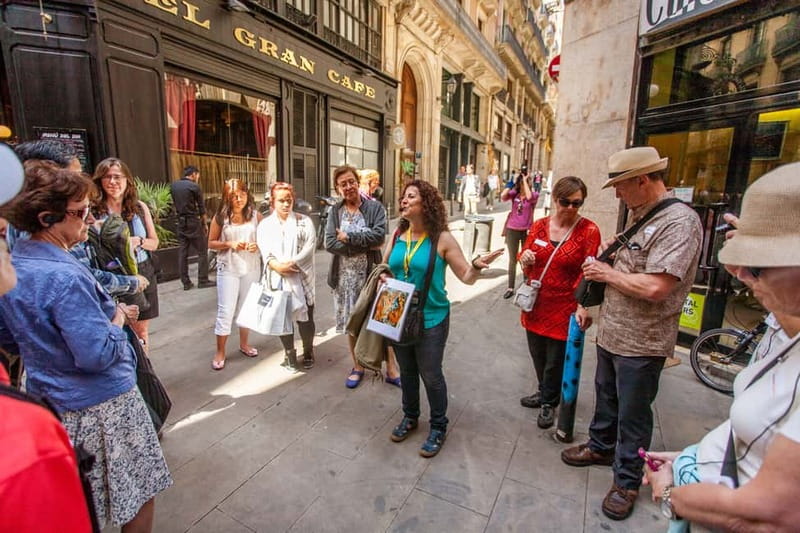 Barcelona: Small Group Picasso Tour with Picasso Museum - What to bring (so the tour feels easy)