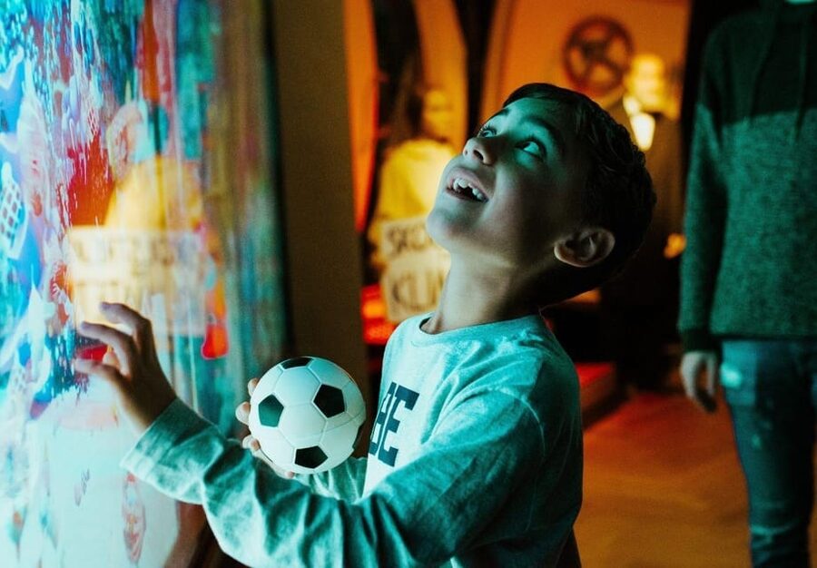 Barcelona: Wax Museum Entry Ticket - TV and Movie Rooms That Actually Fit the Camera