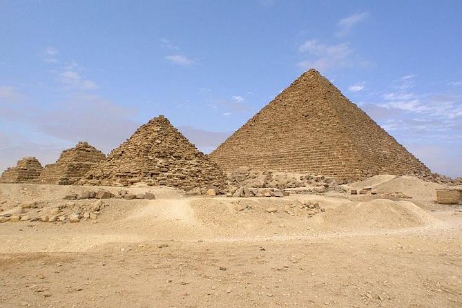 Best Private Giza Pyramids,Sphinx, New Grand Egyptian Museum - Panoramic photo stop and Great Sphinx: plan for angles and patience