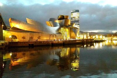 Bilbao: Guggenheim Like Never Before: VIP Access. Small Group.Top - Modern Art Highlights: Warhol, de Kooning, and the “Wait, That’s Art?” Factor