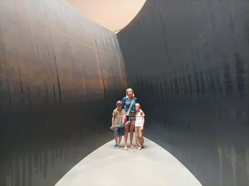 Bilbao: Guggenheim Museum Tour with Skip-the-Line Tickets - Inside the Galleries: Permanent and Temporary Exhibitions, With a Guide’s Roadmap