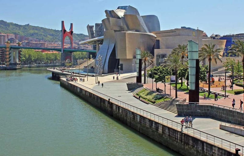 Bilbao: Guggenheim Museum Tour with Skip-the-Line Tickets - What Happens When You Meet the Guide (And How to Plan Your Timing)