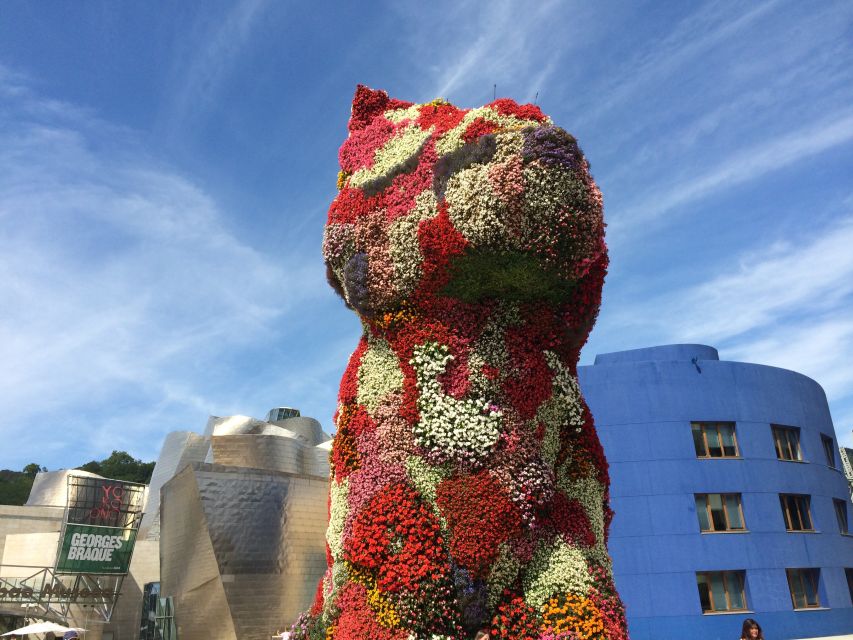 Bilbao: Private & Exclusive Guggenheim Museum Guided Tour - Why Gehry’s Guggenheim Bilbao Feels Different From the Start