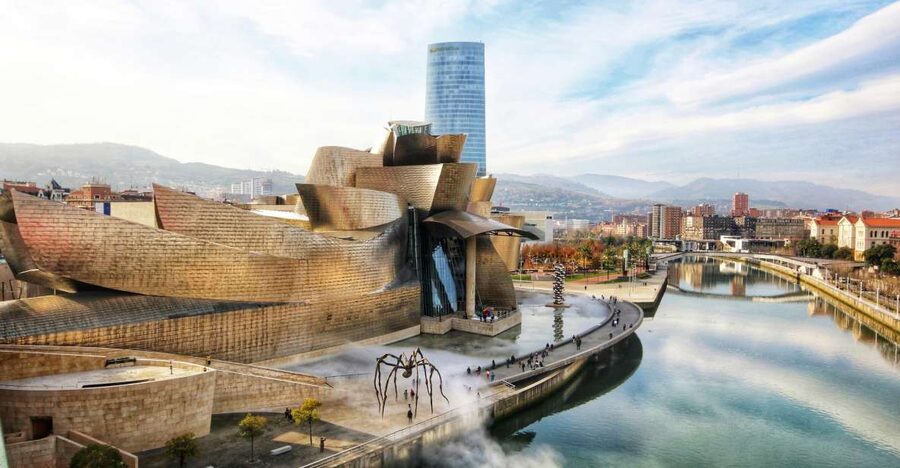 Bilbao: Private & Exclusive Guggenheim Museum Guided Tour - Meeting at Abandoibarra: Starting Without Drama