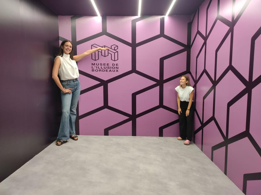 Bordeaux: Museum of Illusions Entry Ticket - The mirror room: fun, confusion, and potential waits