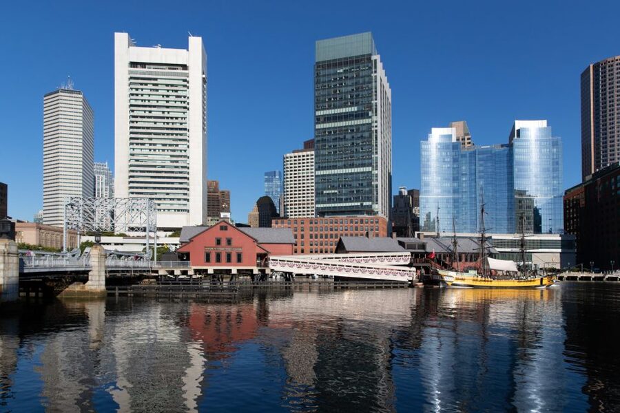 Boston: Boston Tea Party Ships and Museum Interactive Tour - Practical notes: food, extra tea tasting, and how to plan your day