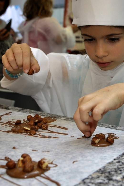 Bruges: Chocolate Making Workshop and Chocolate Museum Entry - Making lollipops and mendiants: easier than it sounds