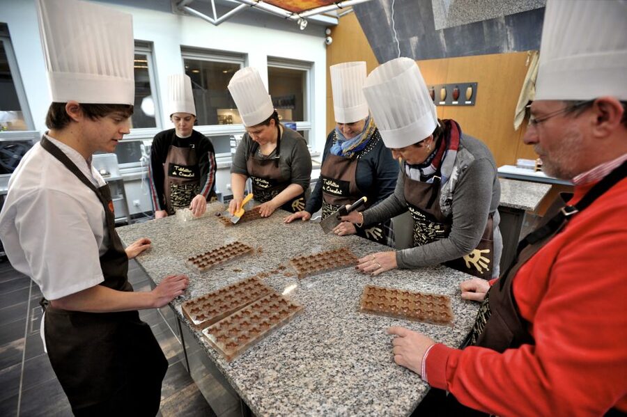 Bruges: Chocolate Making Workshop and Chocolate Museum Entry - Practical tips so you enjoy every minute