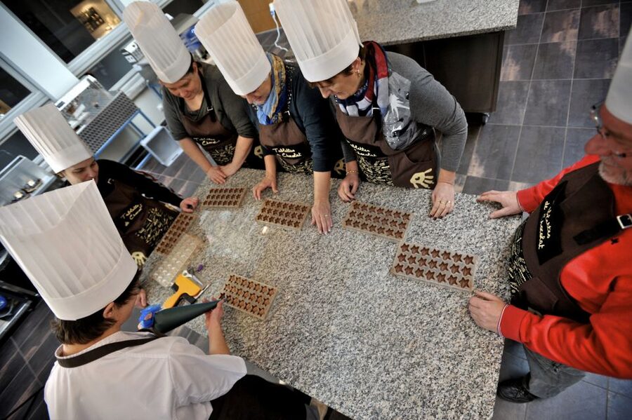 Bruges: Chocolate Making Workshop and Chocolate Museum Entry - Who should book this Bruges chocolate workshop and museum?