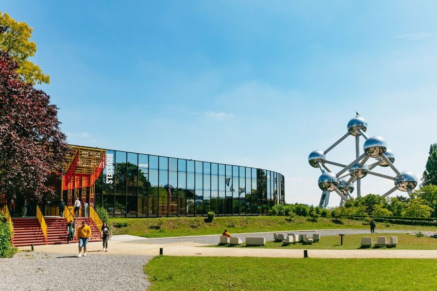 Brussels: Atomium Entry Ticket with Design Museum Ticket - Food and the Atomium restaurant: views, but plan your expectations
