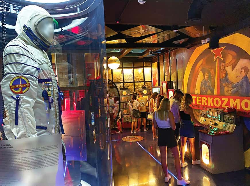 Budapest: Budapest Retro Interactive Museum Ticket - Three Floors of 1970s–80s Life, Not Just Posters on Walls