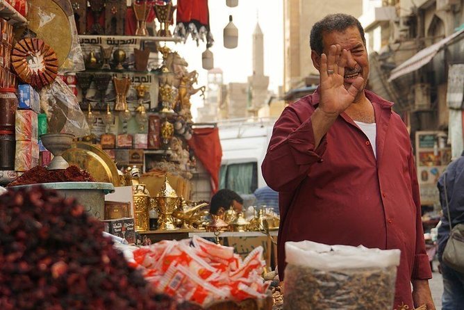 Cairo 8 Hour Private Tour of Pyramids, Egyptian Museum and Bazaar - Khan el-Khalili bazaar: how to shop smart in a maze