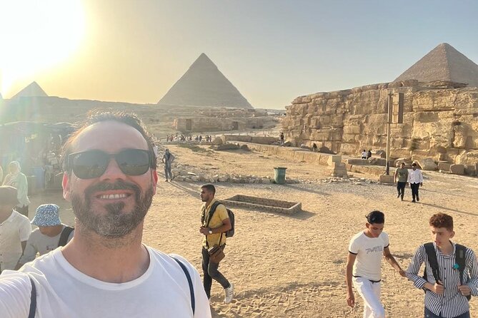 Cairo By Big Bus full day From Hurghada (Pyramids-sphinx-Egyptian Museum-Lunch) - Egyptian Museum in El-Tahrir: where the guide makes the day click
