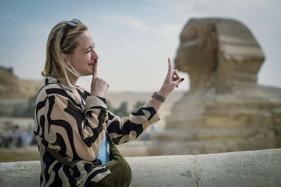 Cairo Day Tour: Pyramids, Museum, Camel Ride & Local Lunch - The Sphinx: how to get the photo without rushing yourself
