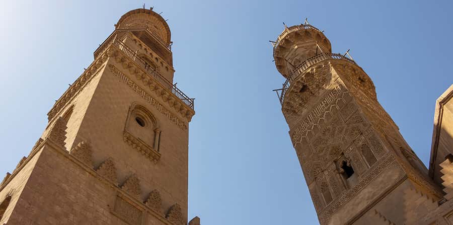 Cairo: Egyptian Museum, Citadel, and Old Cairo Guided Tour - Shared vs Private: English-Only Comfort or Full Control With Lunch