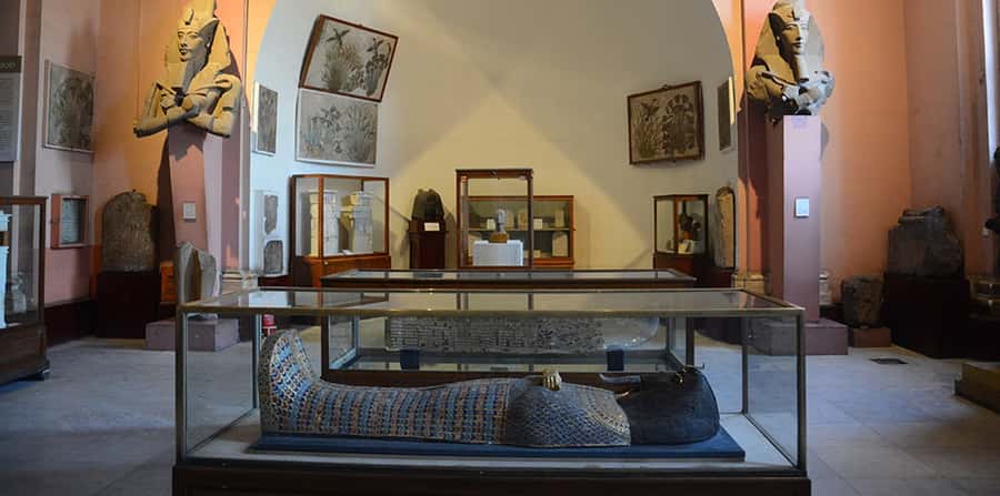 Cairo/Giza: Guided Pyramids, Sphinx and Egyptian Museum Tour - What to expect on the ground: comfort, clothing, and common-sense prep