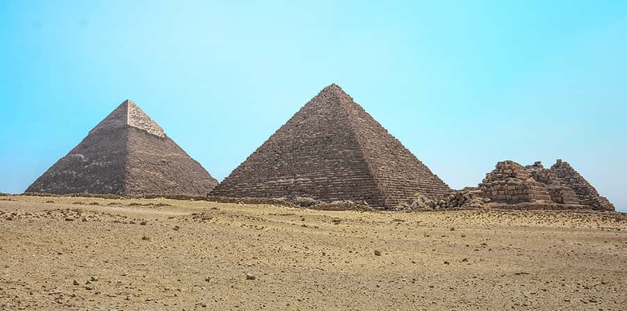 Cairo/Giza: Guided Pyramids, Sphinx and Egyptian Museum Tour - Pyramids of Giza and the Great Sphinx: the photos are easy, the meaning takes a guide