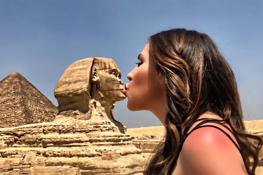 Cairo: Private Pyramids, Museum & Bazaar Tour with Lunch - Giza Pyramids With Cheops, Chephren, Mykerinos and the Sphinx Close-Up