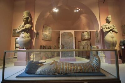Cairo Sightseeing Tour (Giza Pyramids + Museum + Khan el Khalili Bazaar) - Giza Plateau: Cheops, Chephren, Menkaure, plus Sphinx views and a Valley Temple stop