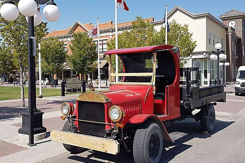 Calgary: 3.5-Hour Bus City Tour with Gasoline Alley Museum - The second skyline moment and the finish at Calgary Tower
