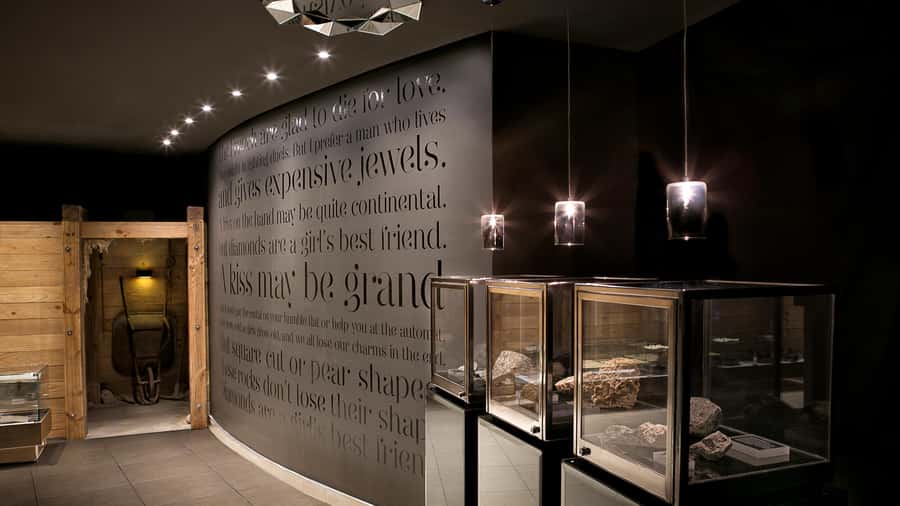Cape Town: Private Guided Tour of Cape Town Diamond Museum - Cape Town Diamond Museum at the V&A Waterfront: easy to fit into your day