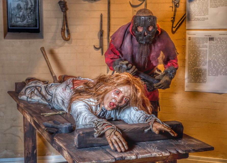 Chicago: Medieval Torture Museum Ticket with Ghost Hunting - Entering the Exhibit: From the Greeter to the 6,000 Square Feet