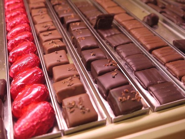 Choco-Story Paris - The Chocolate Museum - The museum’s chocolate timeline: from ancient cocoa to modern bars