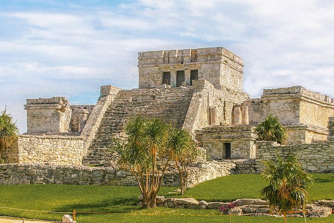 Coba, Tulum, Multun-Ha Cenote and Mayan Museum Reduced Group - Stop 2: Parque del Jaguar and the Mayan Museum burst (45 minutes)