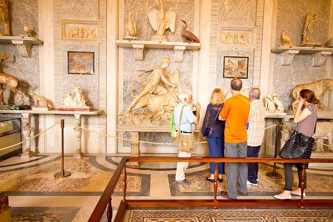 Complete Vatican: Museums, Sistine Chapel & St Peters Basilica - Sistine Chapel: what you should look for before the guide goes quiet