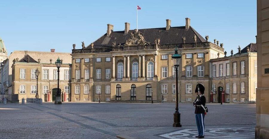 Copenhagen: Amalienborg Palace Museum Entry Ticket - Timed entry rules, bag limits, and the quick ticket scan downstairs